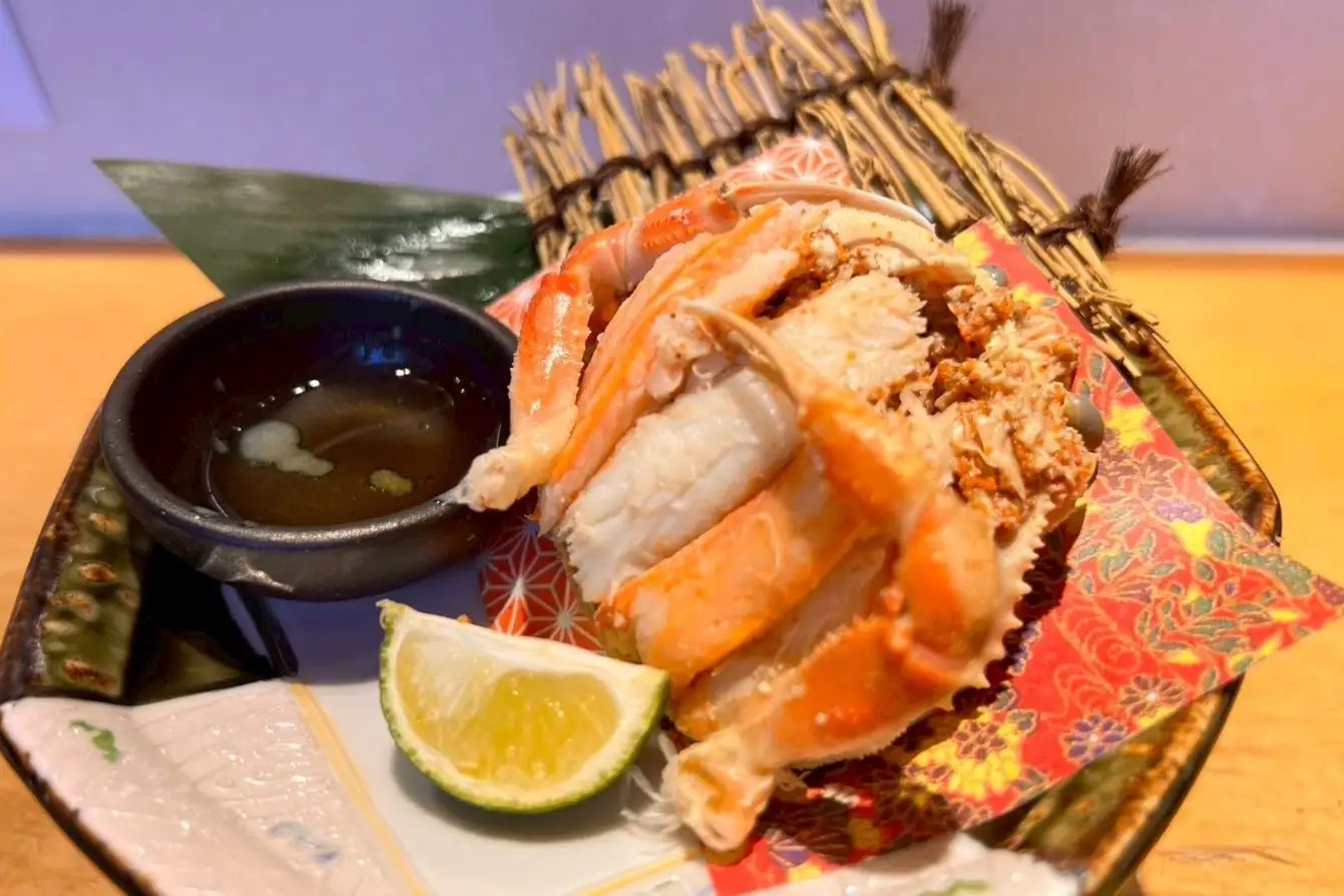 【11/7(金)】金沢回転寿司 輝らり より“冬の味覚の女王”『香箱ガニ』が期間限定発売！